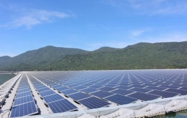 THỦ TƯỚNG YÊU CẦU RÀ SOÁT CÁC VẤN ĐỀ LIÊN QUAN ĐẾN PHÁT TRIỂN ĐIỆN MẶT TRỜI